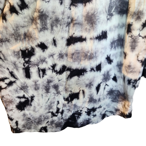 Missguided shirt dress with button front in tie dye white blackish purple - Picture 13 of 13